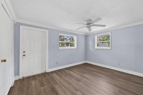 Commercial property in Tampa, Florida 8 bedrooms, 279.36 sq.m. № 2095478 - photo 16