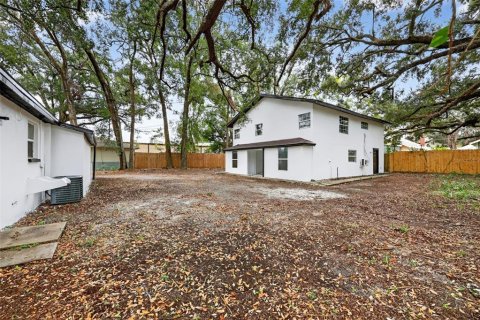 Commercial property in Tampa, Florida 8 bedrooms, 279.36 sq.m. № 2095478 - photo 9