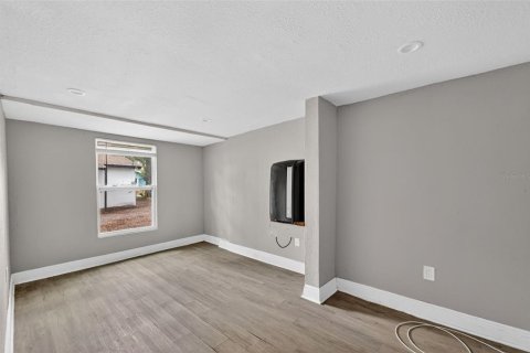 Commercial property in Tampa, Florida 8 bedrooms, 279.36 sq.m. № 2095478 - photo 28