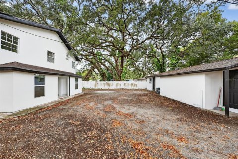 Commercial property in Tampa, Florida 8 bedrooms, 279.36 sq.m. № 2095478 - photo 6