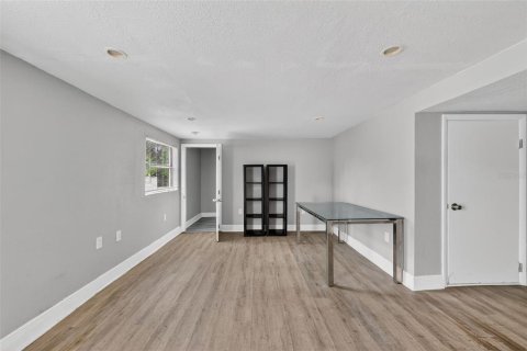 Commercial property in Tampa, Florida 8 bedrooms, 279.36 sq.m. № 2095478 - photo 22