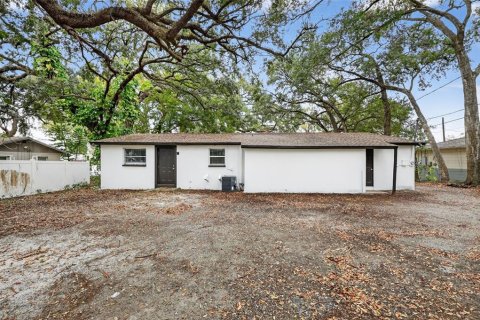 Commercial property in Tampa, Florida 8 bedrooms, 279.36 sq.m. № 2095478 - photo 4