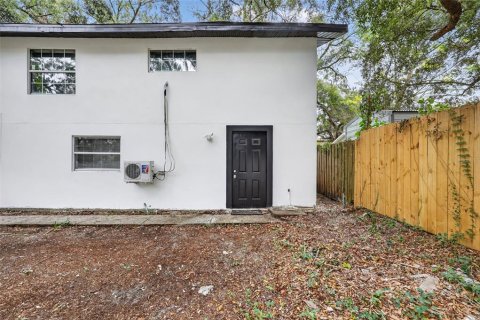 Commercial property in Tampa, Florida 8 bedrooms, 279.36 sq.m. № 2095478 - photo 10
