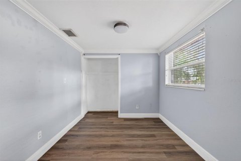 Commercial property in Tampa, Florida 8 bedrooms, 279.36 sq.m. № 2095478 - photo 15