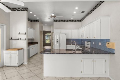 House in Lakeland, Florida 4 bedrooms, 266.63 sq.m. № 1903041 - photo 18