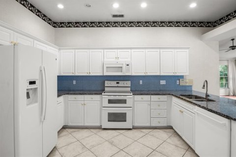 House in Lakeland, Florida 4 bedrooms, 266.63 sq.m. № 1903041 - photo 16
