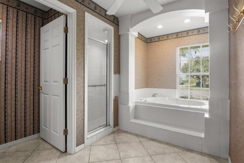 House in Lakeland, Florida 4 bedrooms, 266.63 sq.m. № 1903041 - photo 14
