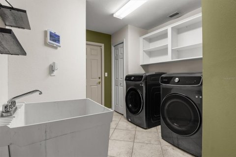 House in Lakeland, Florida 4 bedrooms, 266.63 sq.m. № 1903041 - photo 20
