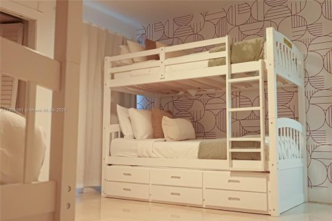 Villa ou maison à vendre à Miami, Floride: 5 chambres, 414.53 m2 № 1956038 - photo 12