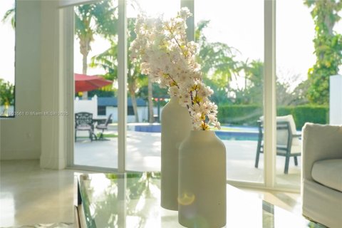 Villa ou maison à vendre à Miami, Floride: 5 chambres, 414.53 m2 № 1956038 - photo 7