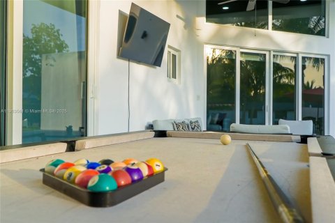 Villa ou maison à vendre à Miami, Floride: 5 chambres, 414.53 m2 № 1956038 - photo 20