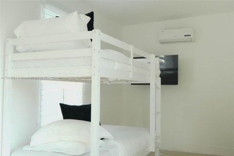 Villa ou maison à vendre à Miami, Floride: 5 chambres, 414.53 m2 № 1956038 - photo 14