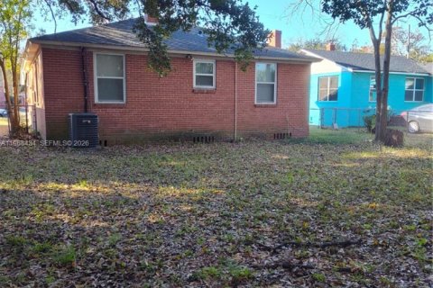 House in Jacksonville, Florida 3 bedrooms № 2031790 - photo 2