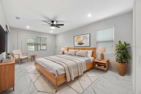 Villa ou maison à louer à Riverview, Floride: 7 chambres, 413.14 m2 № 2298465 - photo 15