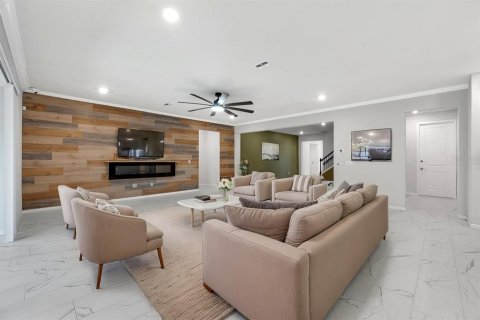 Villa ou maison à louer à Riverview, Floride: 7 chambres, 413.14 m2 № 2298465 - photo 8