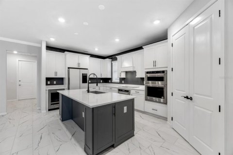 Villa ou maison à louer à Riverview, Floride: 7 chambres, 413.14 m2 № 2298465 - photo 11