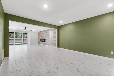 Villa ou maison à louer à Riverview, Floride: 7 chambres, 413.14 m2 № 2298465 - photo 5