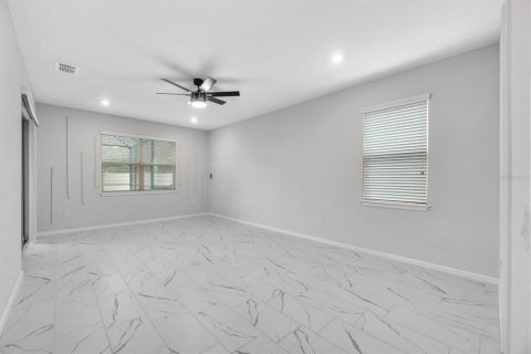 Villa ou maison à louer à Riverview, Floride: 7 chambres, 413.14 m2 № 2298465 - photo 16