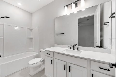 Villa ou maison à louer à Riverview, Floride: 7 chambres, 413.14 m2 № 2298465 - photo 18