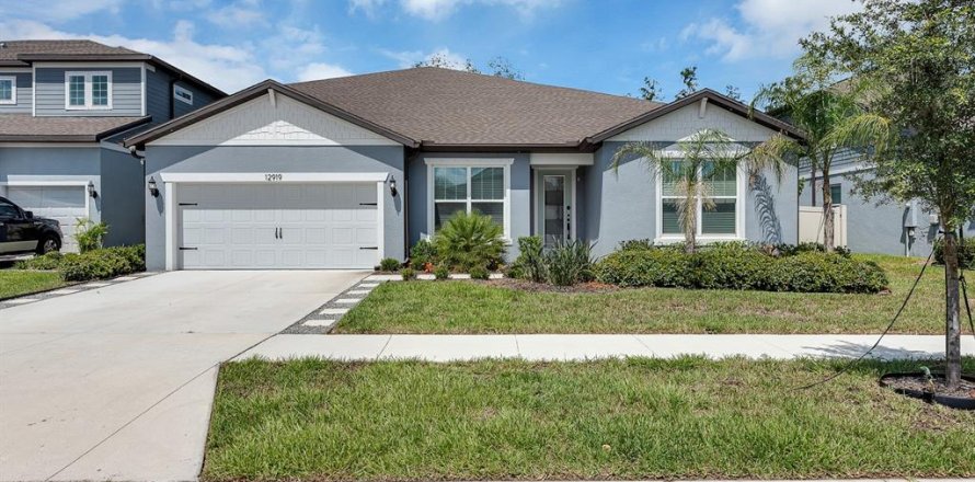 Villa ou maison à Riverview, Floride 7 chambres, 413.14 m2 № 2298465
