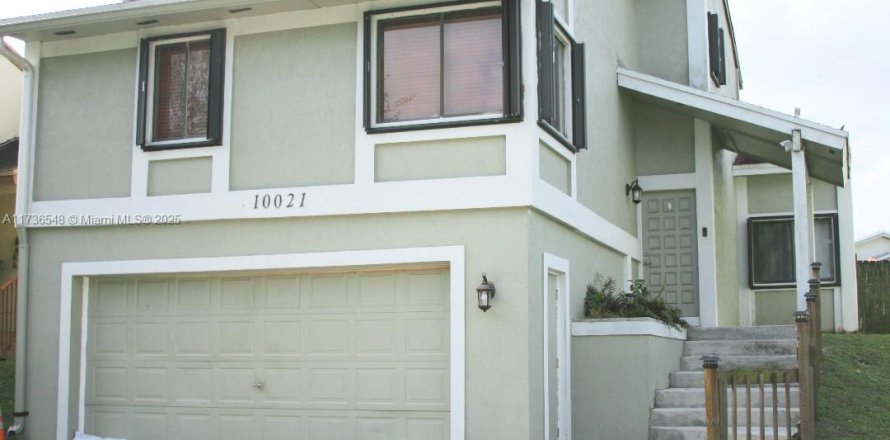 House in Cutler Bay, Florida 3 bedrooms, 153.29 sq.m. № 1985172