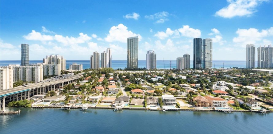 Кондоминиум с 2 спальнями в Авентура, Флорида № 2017656