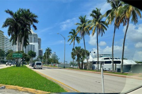 Condo in Miami Beach, Florida № 1891467 - photo 18