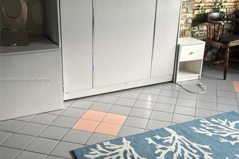 Condo in Miami Beach, Florida № 1891467 - photo 6