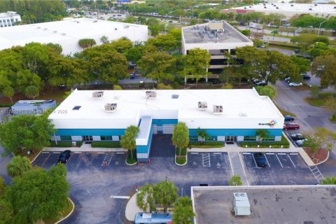 Propiedad comercial en venta en Deerfield Beach, Florida № 1868592 - foto 2