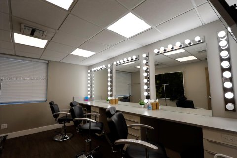 Propiedad comercial en venta en Deerfield Beach, Florida № 1868592 - foto 18