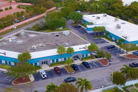 Propiedad comercial en venta en Deerfield Beach, Florida № 1868592 - foto 4