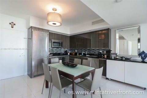 Copropriété à louer à Miami, Floride: 2 chambres, 102.1 m2 № 1922671 - photo 2