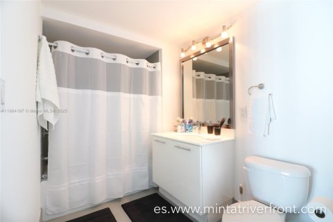Copropriété à louer à Miami, Floride: 2 chambres, 102.1 m2 № 1922671 - photo 12