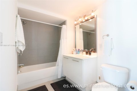 Copropriété à louer à Miami, Floride: 2 chambres, 102.1 m2 № 1922671 - photo 13