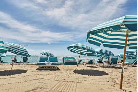 Condo in Miami Beach, Florida, 1 bedroom  № 1951672 - photo 18