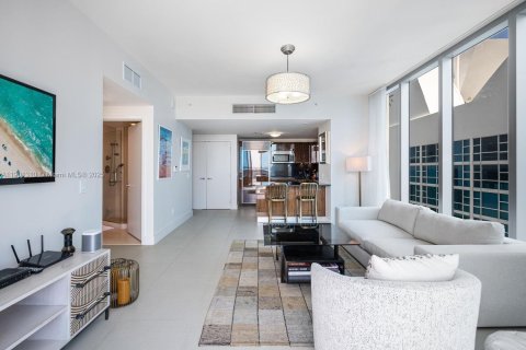 Condo in Miami Beach, Florida, 1 bedroom  № 1951672 - photo 3