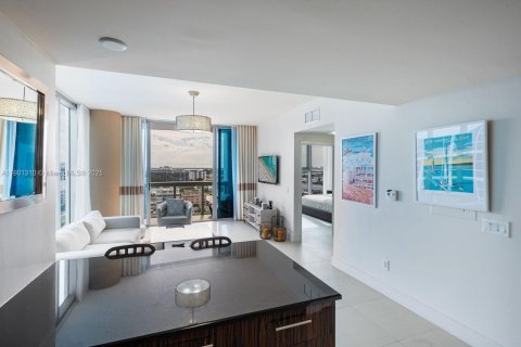 Condo in Miami Beach, Florida, 1 bedroom  № 1951672 - photo 7