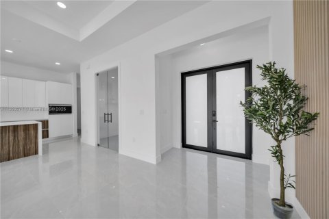 House in Lehigh Acres, Florida 3 bedrooms, 152.36 sq.m. № 1965560 - photo 4