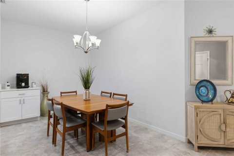 House in Sarasota, Florida 2 bedrooms, 150.41 sq.m. № 2106772 - photo 16