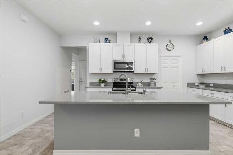House in Sarasota, Florida 2 bedrooms, 150.41 sq.m. № 2106772 - photo 25