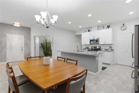 House in Sarasota, Florida 2 bedrooms, 150.41 sq.m. № 2106772 - photo 17