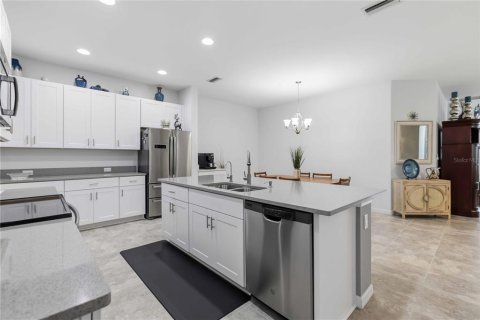House in Sarasota, Florida 2 bedrooms, 150.41 sq.m. № 2106772 - photo 21