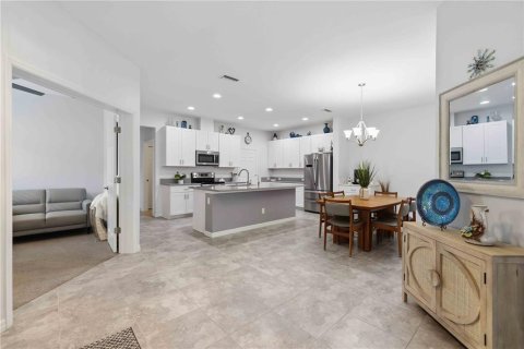 House in Sarasota, Florida 2 bedrooms, 150.41 sq.m. № 2106772 - photo 12
