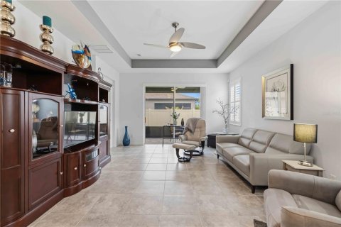 House in Sarasota, Florida 2 bedrooms, 150.41 sq.m. № 2106772 - photo 8