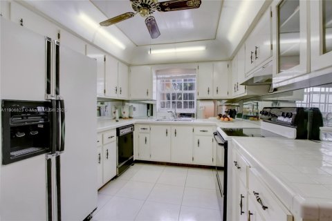 Casa en venta en Plantation, Florida, 4 dormitorios, 195.19 m2 № 1963482 - foto 9