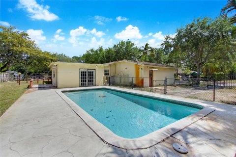 Casa en venta en Plantation, Florida, 4 dormitorios, 195.19 m2 № 1963482 - foto 14