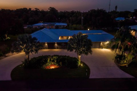 Casa en venta en St. Lucie, Florida, 4 dormitorios, 247.12 m2 № 2248526 - foto 2