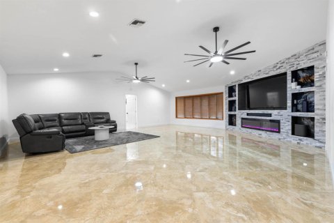 Casa en venta en St. Lucie, Florida, 4 dormitorios, 247.12 m2 № 2248526 - foto 28