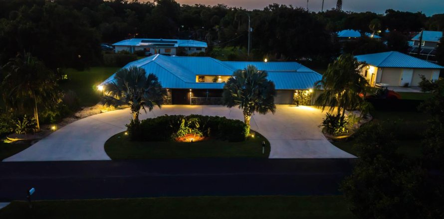 Casa en St. Lucie, Florida 4 dormitorios, 247.12 m2 № 2248526