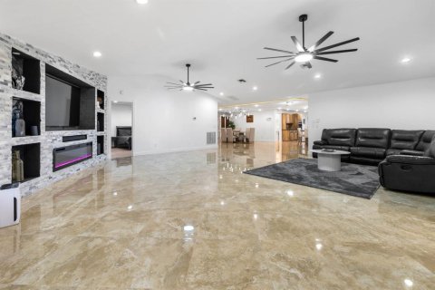 Casa en venta en St. Lucie, Florida, 4 dormitorios, 247.12 m2 № 2248526 - foto 29